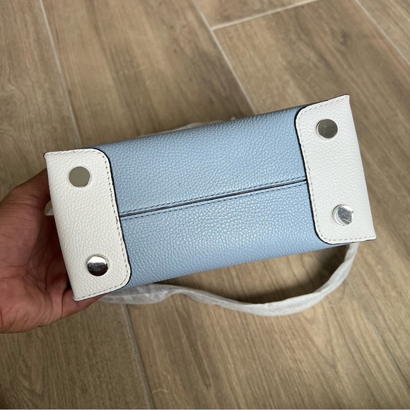 Michael Kors Mercer Medium Messenger Bag - Picture 6 of 7